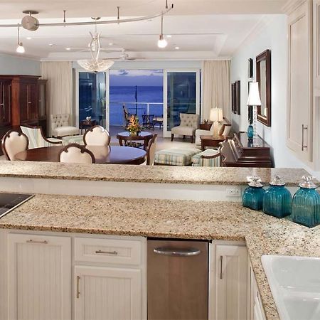 Caribbean Club Boutique Hotel, Grand Cayman Seven Mile Beach ภายนอก รูปภาพ