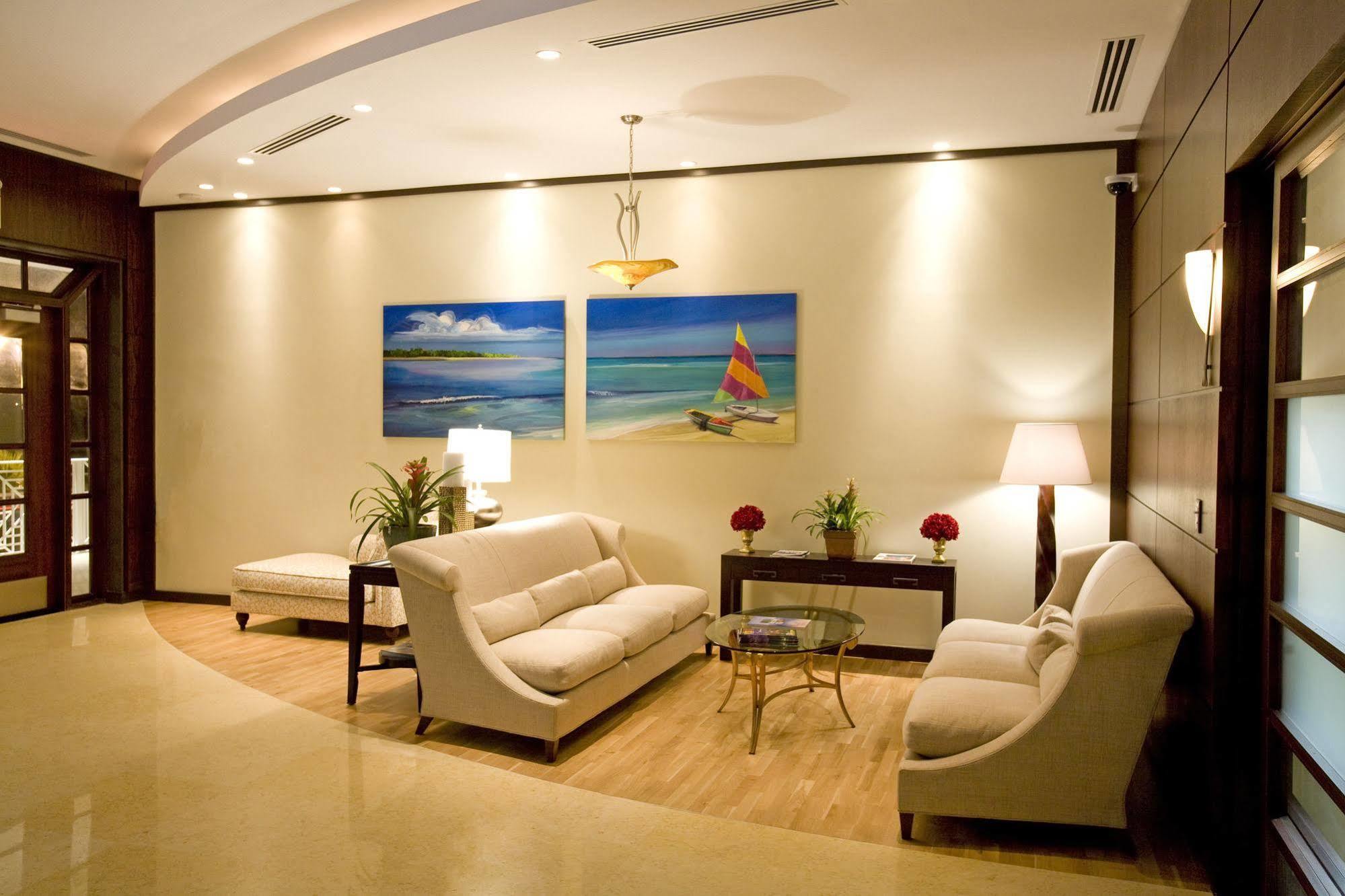 Caribbean Club Boutique Hotel, Grand Cayman Seven Mile Beach ภายนอก รูปภาพ