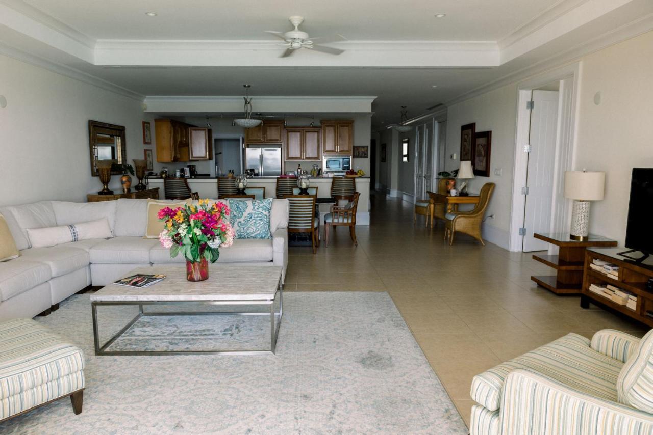 Caribbean Club Boutique Hotel, Grand Cayman Seven Mile Beach ภายนอก รูปภาพ