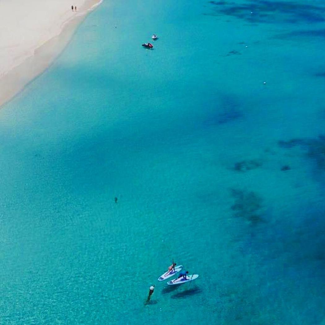 Caribbean Club Boutique Hotel, Grand Cayman Seven Mile Beach ภายนอก รูปภาพ