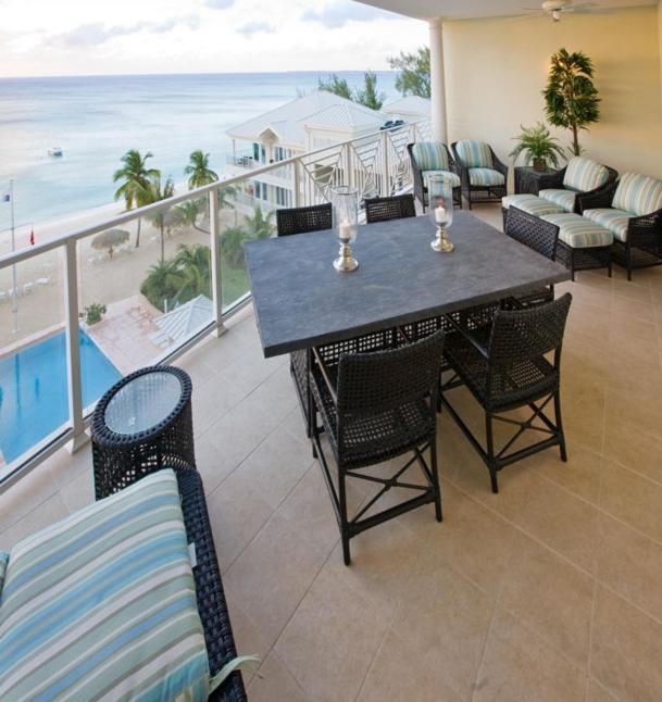 Caribbean Club Boutique Hotel, Grand Cayman Seven Mile Beach ภายนอก รูปภาพ